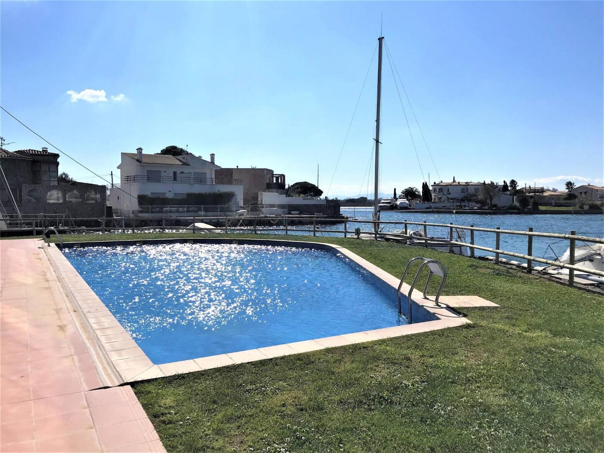 Apartamento En Roses Con Vistas Al Canal Y Piscina Extérieur photo