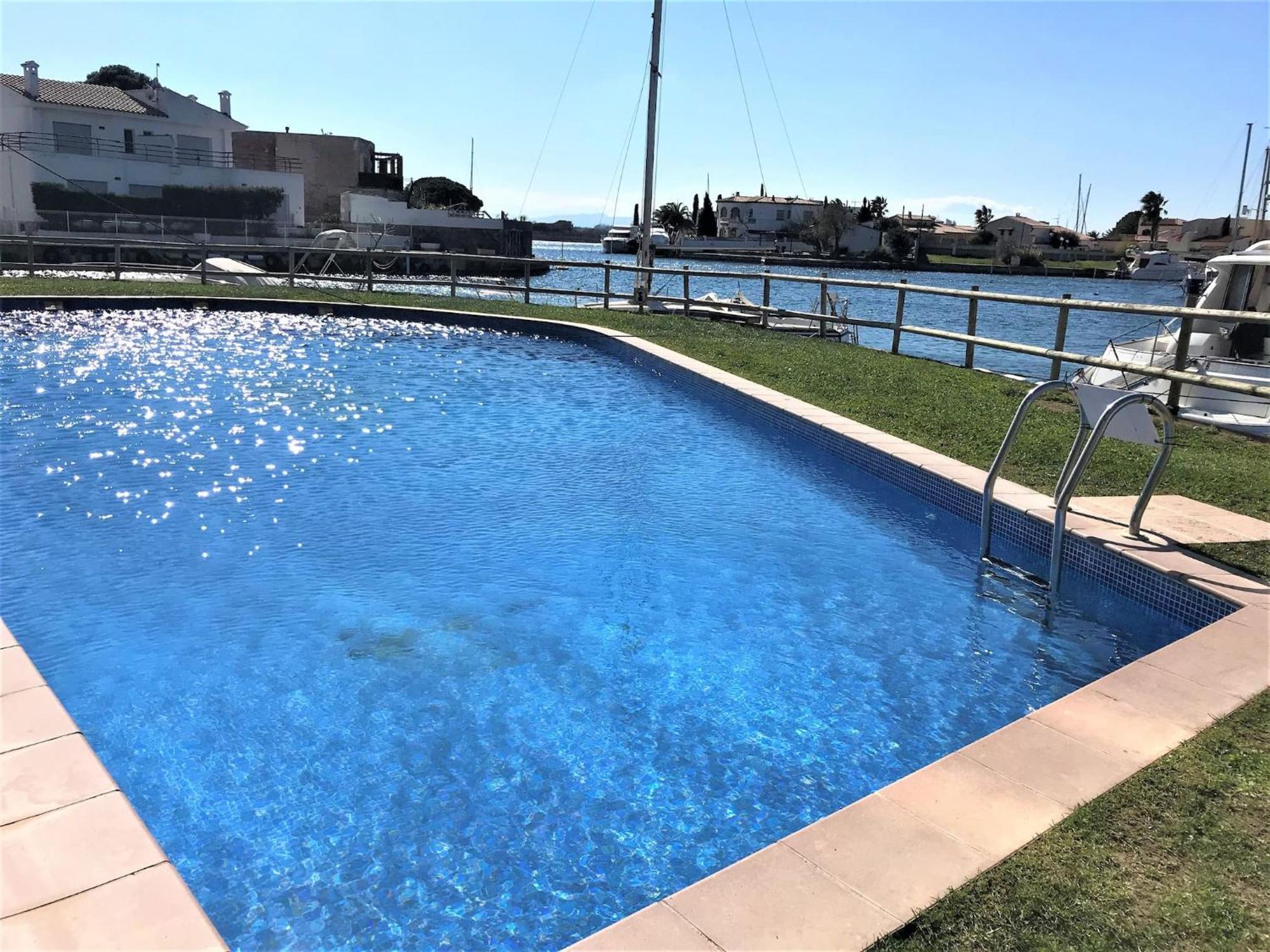 Apartamento En Roses Con Vistas Al Canal Y Piscina Extérieur photo